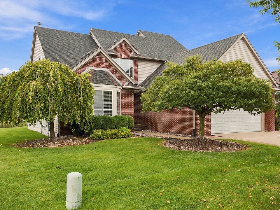 1st image of 52496 Fox Pointe Dr