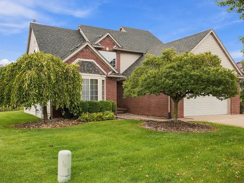 52496 Fox Pointe Dr