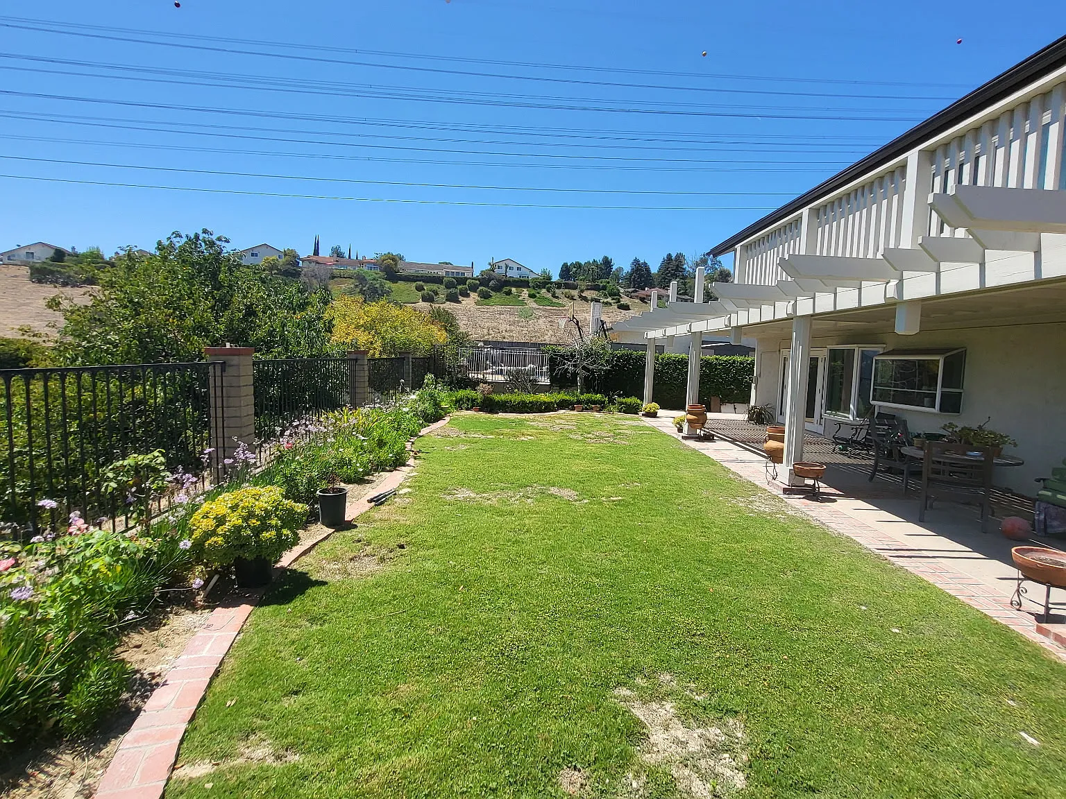 4 bed, 2936 sqft, $6,000 — Photo 2