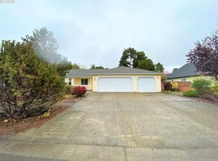 2421 16th St, Florence, OR 97439