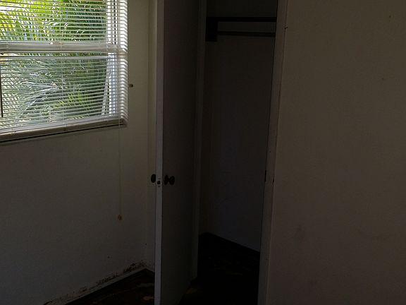 2nd image of 2315 Burns St