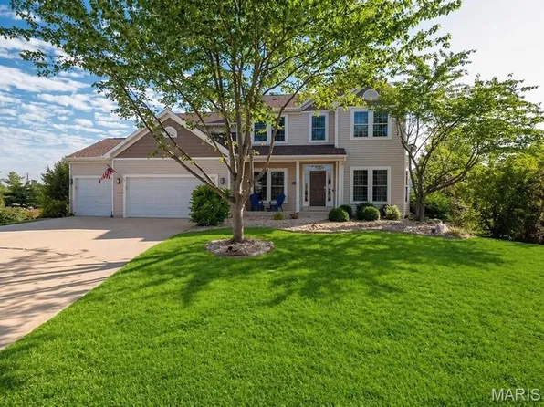 720 Brook Manor Ct, Lake Saint Louis, MO 63367