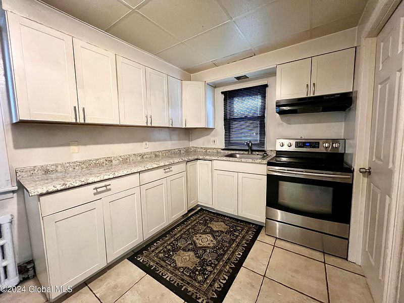 4th image of 529 1st Street