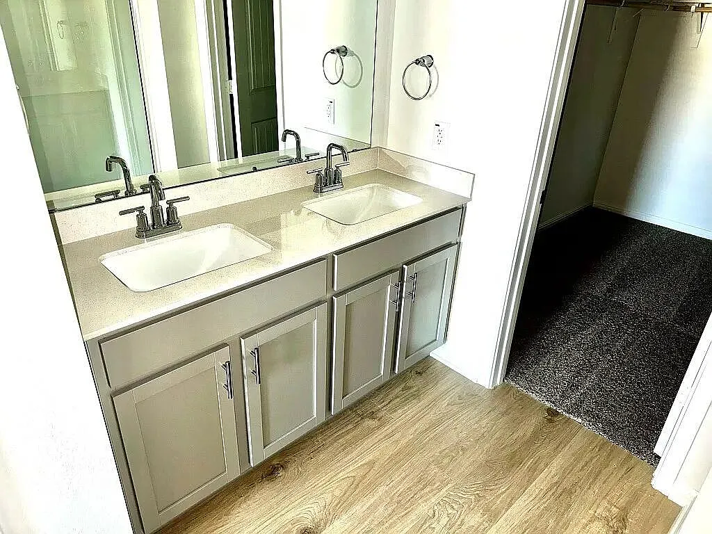 3 bed, 2.0 bath, 1657 sqft, $2,090 — Photo 4