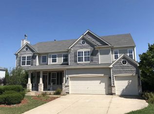 1768 Apple Valley Dr, Wauconda, IL 60084