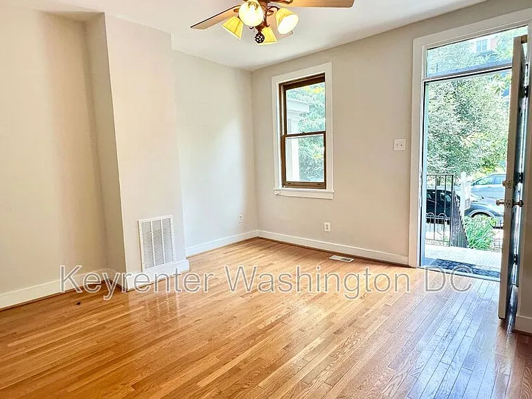 1528 8th St NW — Photo 3