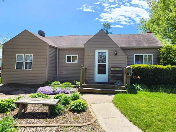129 Gay St, Manchester, IA 52057