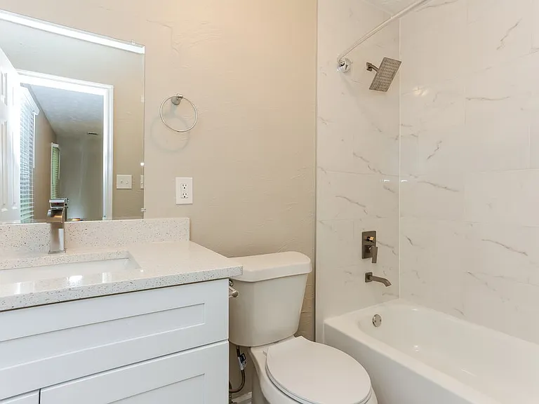 275 Oak St — Photo 14