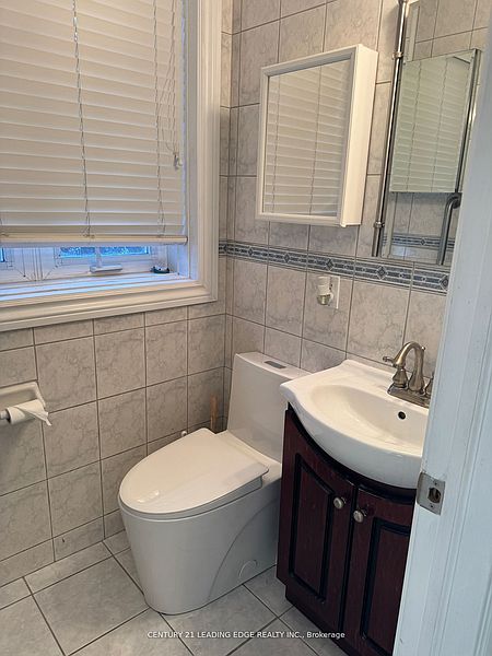 Toronto House for rent - 4 Bedrooms — photo 18