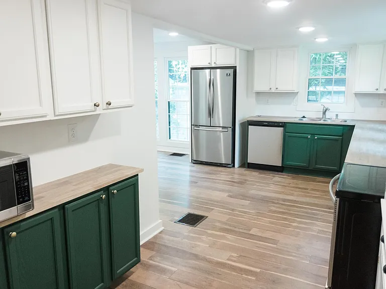 25 Lawn St — Photo 13
