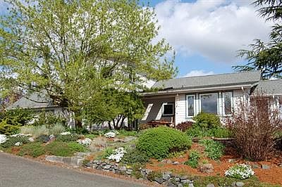 2nd image of 818 McCormick St SE