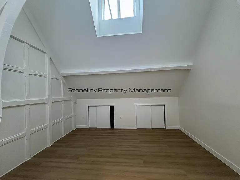 265 Manton Ave — Photo 25