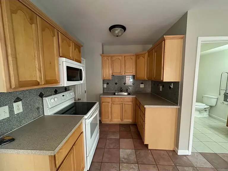 80 Silver St #1B — Photo 3