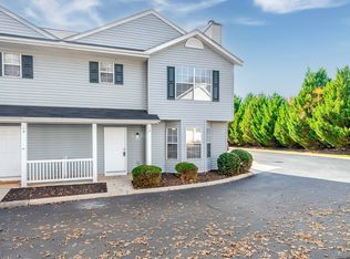 17 Allenwood Ln, Greer, SC 29650