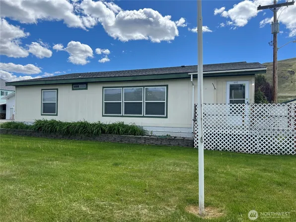 602 Foster Ave., Bridgeport, WA 98813