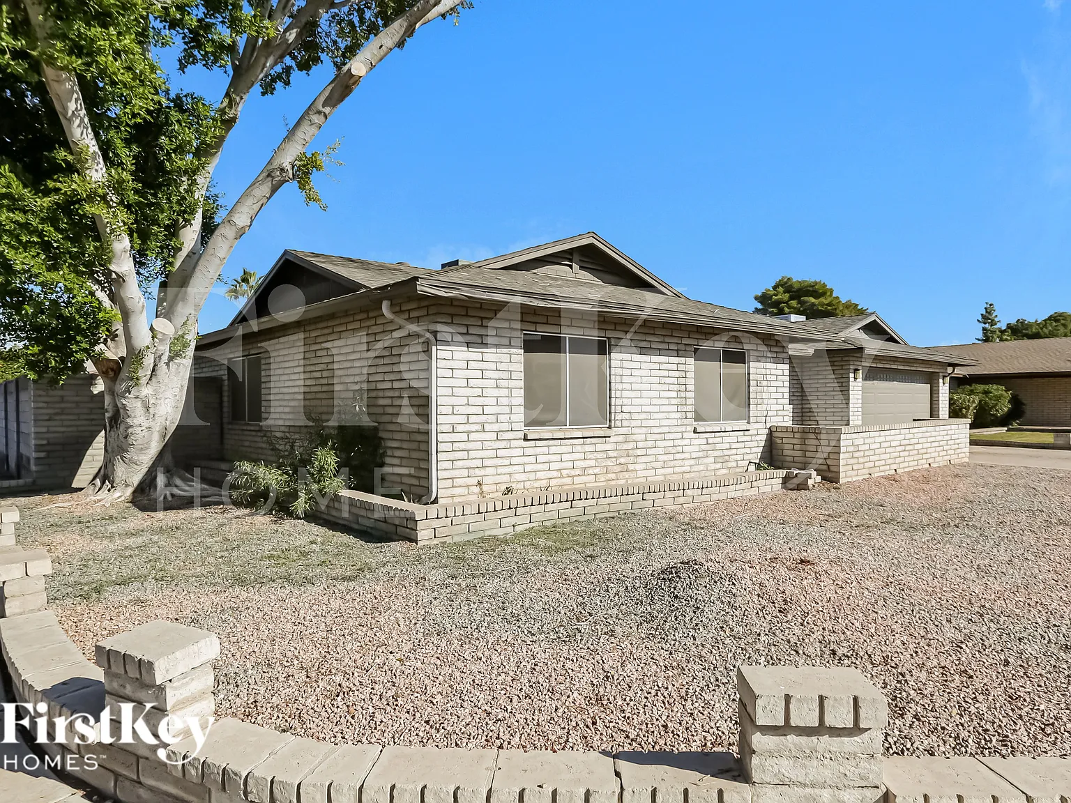 4 bed, 2.0 bath, 2194 sqft, $2,085 — Photo 2