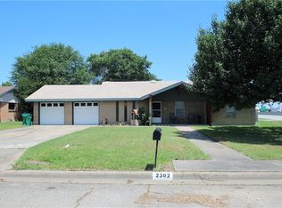 2302 Bonnie View Rd, Greenville, TX 75402