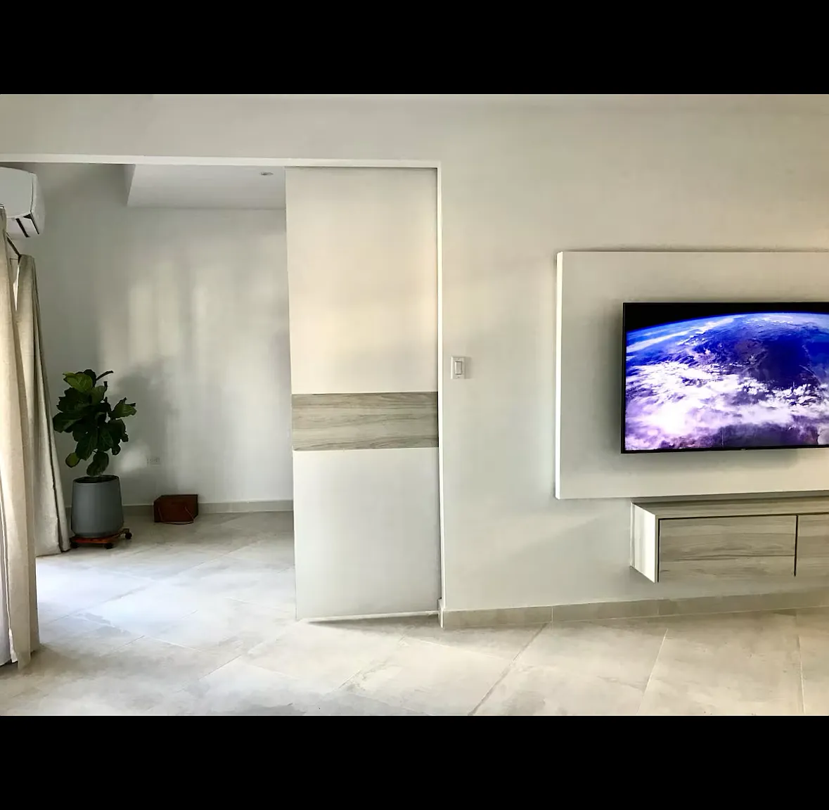 1 bed, 715 sqft, $2,500 — Photo 2