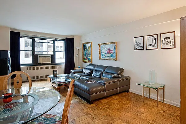 Rented by Avenue Real Estate | media 15