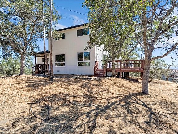 3rd image of 41070 Lilley Mountain Dr