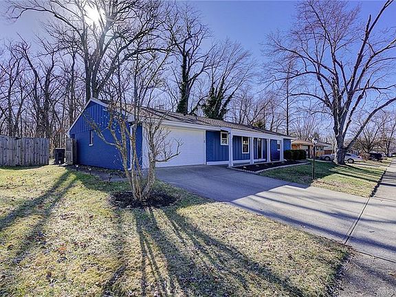 2nd image of 4436 Seville Dr