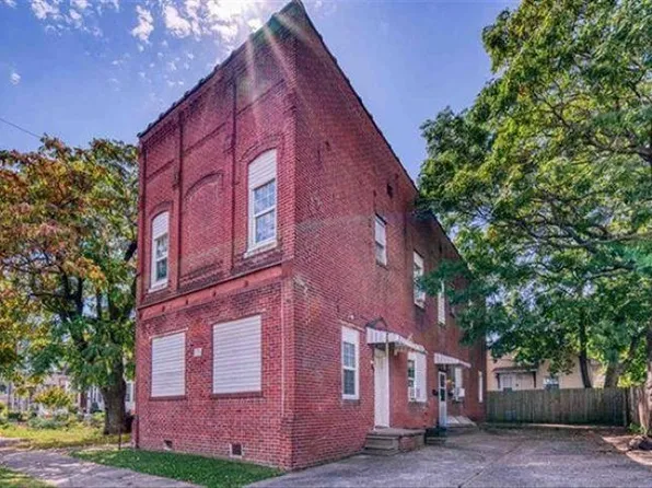 738 1st St, Henderson, KY 42420