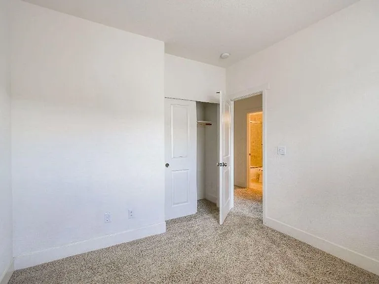 405 Washington Sq #19 — Photo 29