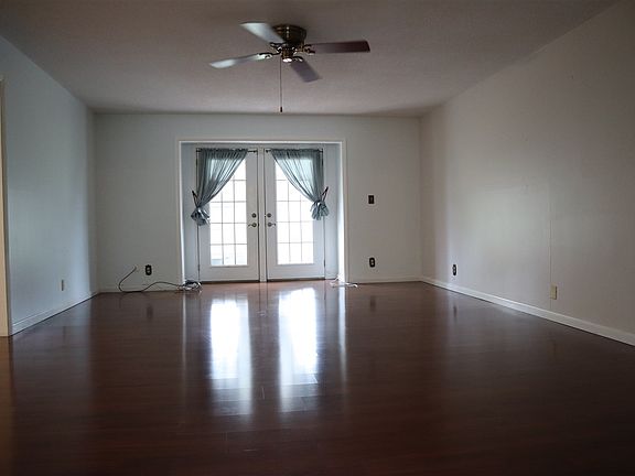 4th image of 2510 Webster Ave