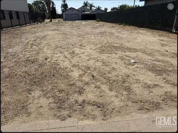 1020 H St, Bakersfield, CA 93304