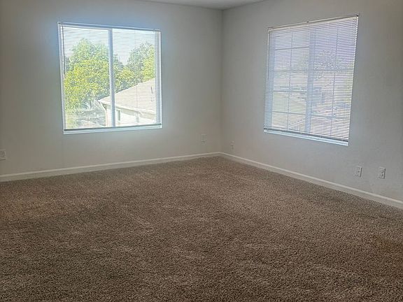 5th image of 3744-3746 19th Ave