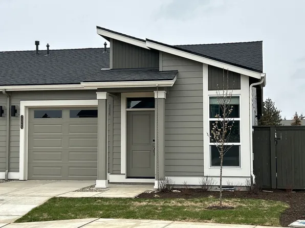 20665 SE Iron Horse Ln, Bend, OR 97702