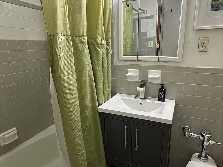 175-20 Wexford Ter N #11 — Photo 6