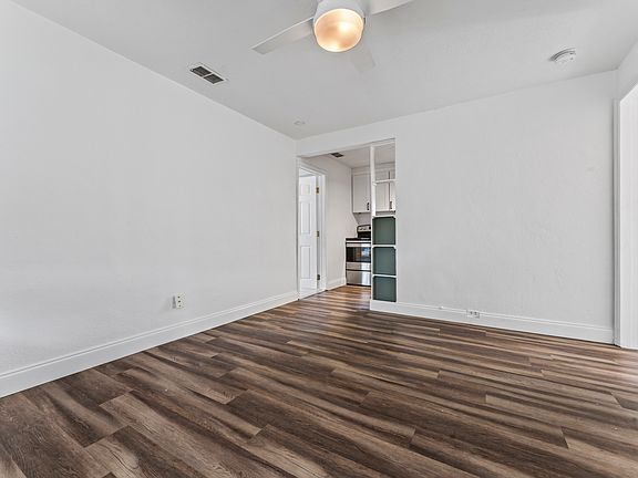 4th image of 2333 15th Ave N