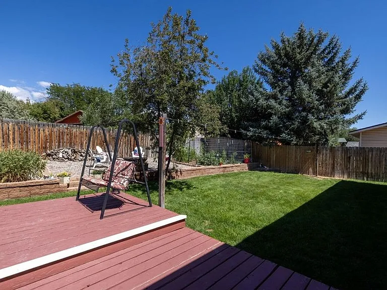 720 E 5th St — Photo 22