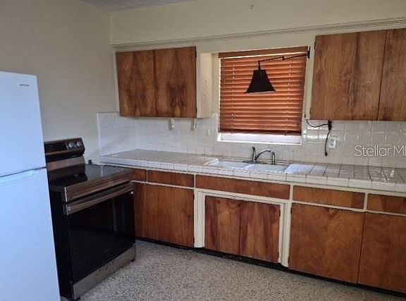 5th image of 639 N 75TH AVENUE N