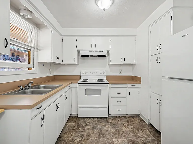 2519-2521 Hyde Ct SE — Photo 13