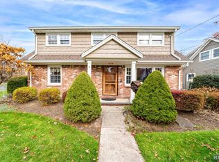 71 Day Ave, Tenafly, NJ 07670