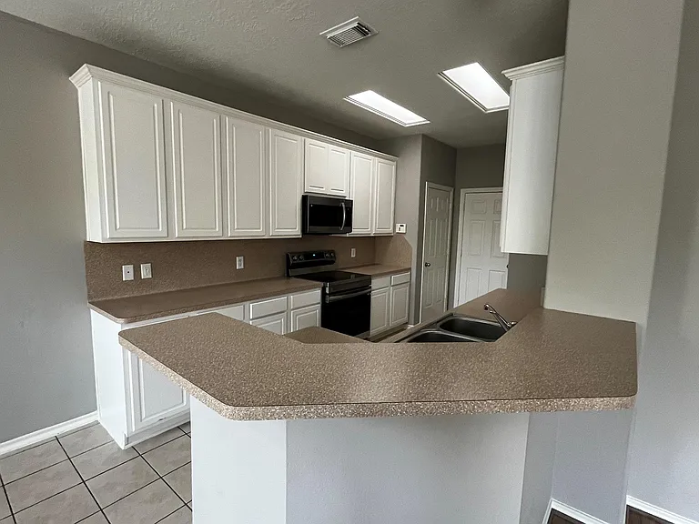 17234 Oakwood Chase Dr — Photo 3
