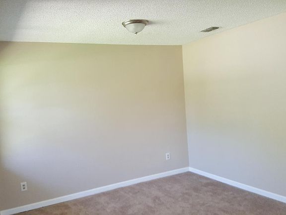 5th image of 6411 Sable Woods Ct