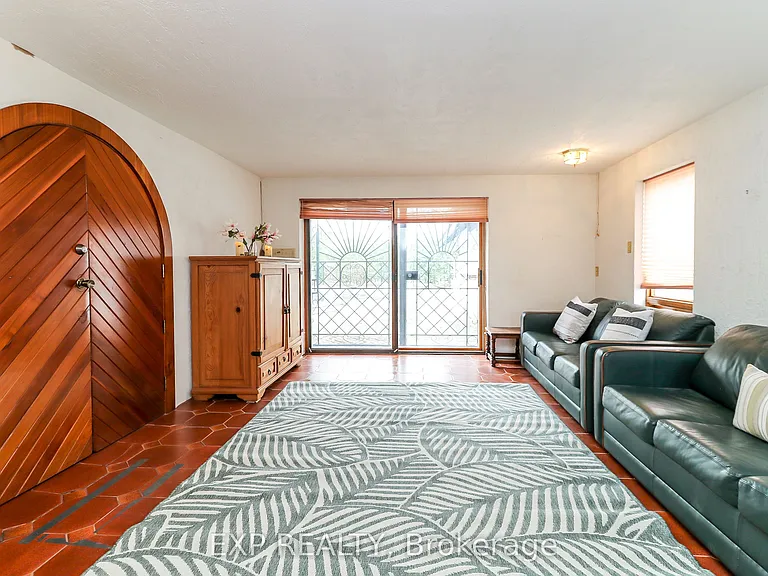 104 Kinsey Pl — Photo 16