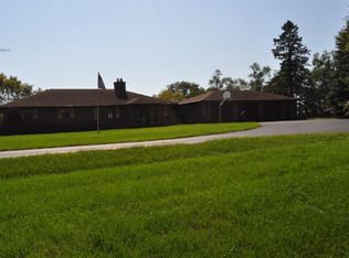 2094 N Blumendahl Rd, Freeport, IL 61032