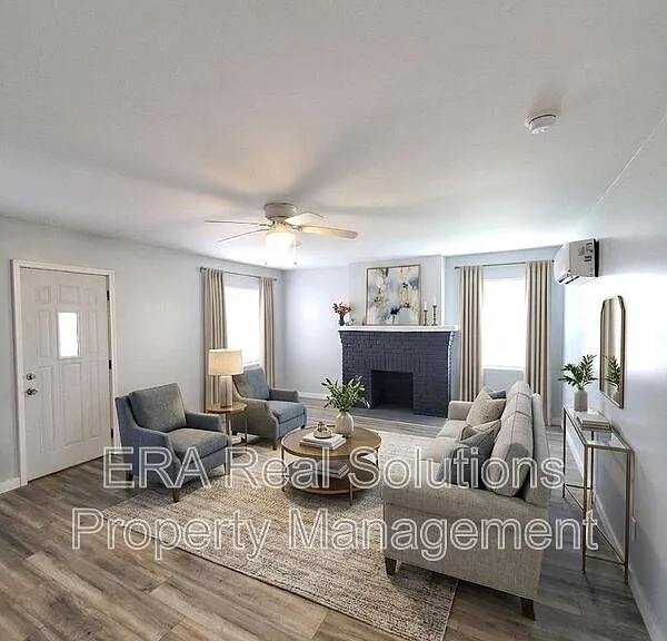 1094 Oakwood Ave — Photo 2