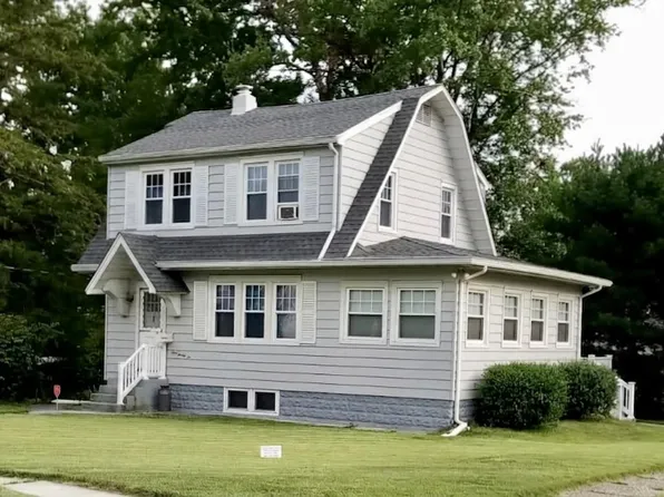 126 Silver Lake Dr, Clementon, NJ 08021