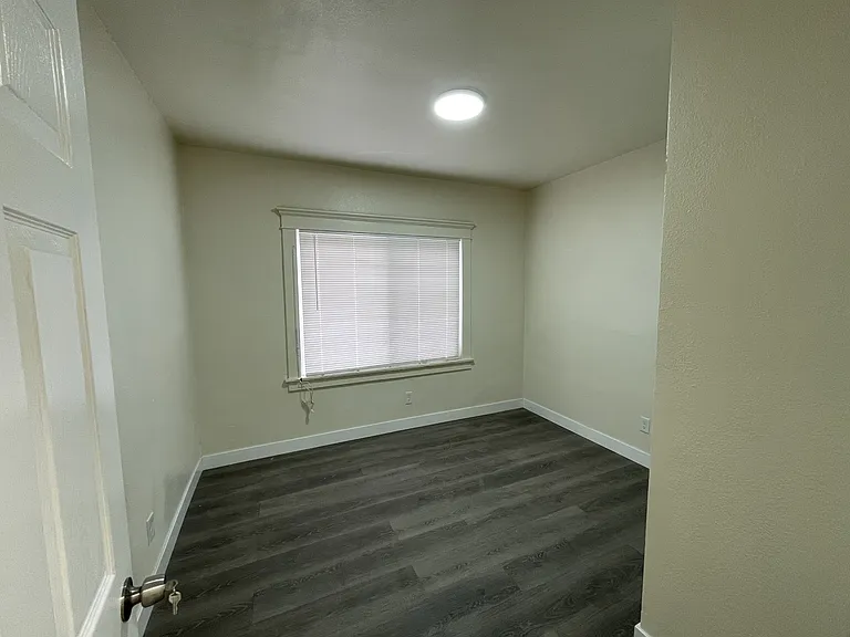 1012 W. 60th St, Los Angeles - 1012 — Photo 7