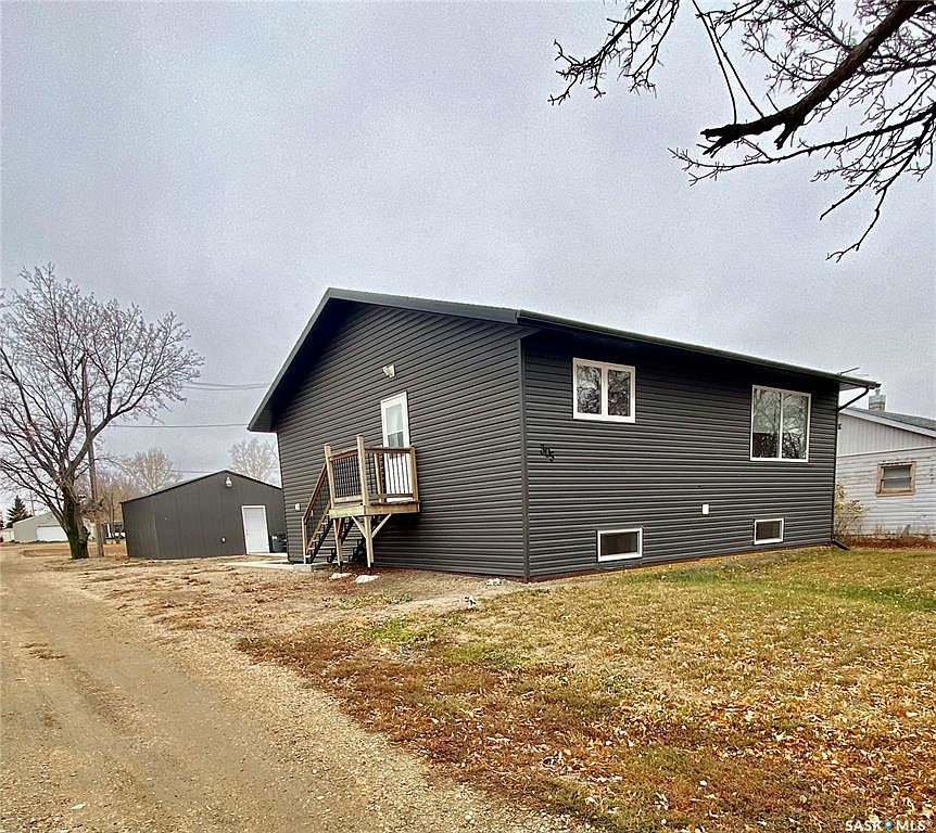 305 Railway AVENUE, Briercrest, SK S0H 0K0 MLS SK949478 Zillow