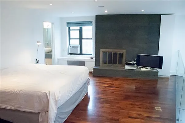 Sold by Bank Neary | media 2