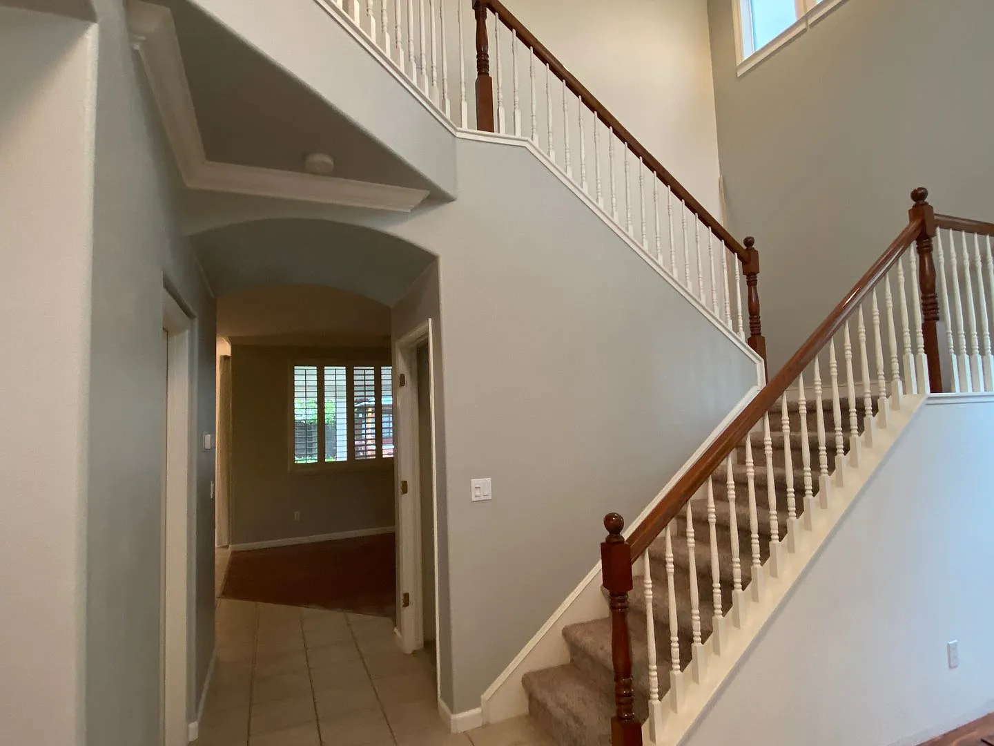 Clean And Spacious 4 Bed, 2.5 Bath With Covered Back Patio And Lush Landscaping In Westlake Commu... — Photo 4