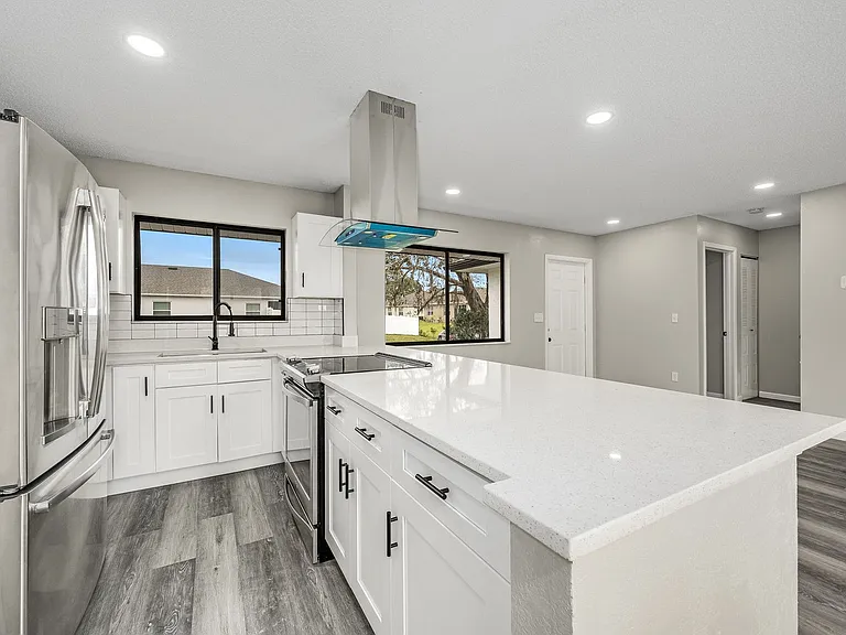1430 Valerius St SE — Photo 11