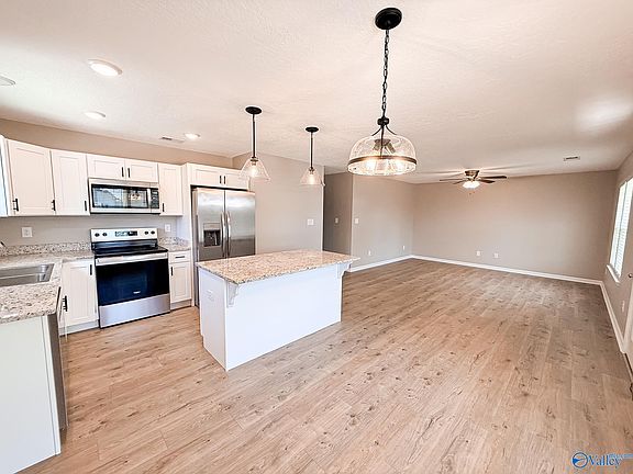 4th image of 802 Raley St