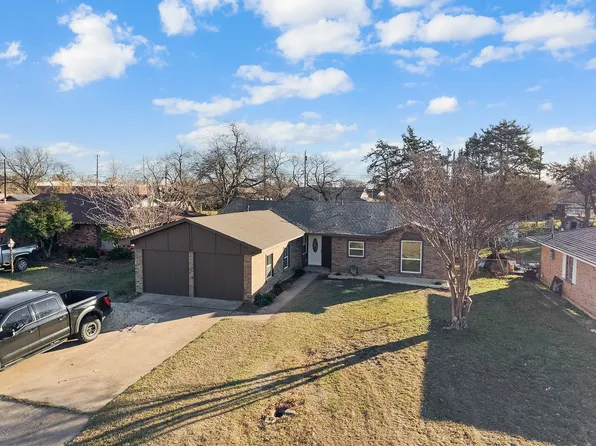 706 Hill City Dr, Duncanville, TX 75116